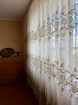 Продається трикімнатна квартира