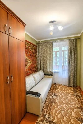 3-room apartment, вул. Bilopilska, 70 m2, with central heating