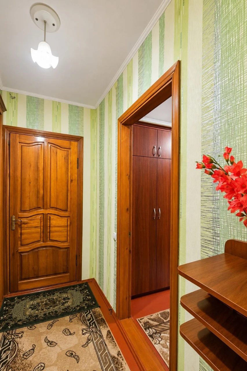 3-room apartment, вул. Bilopilska, 70 m2, with central heating