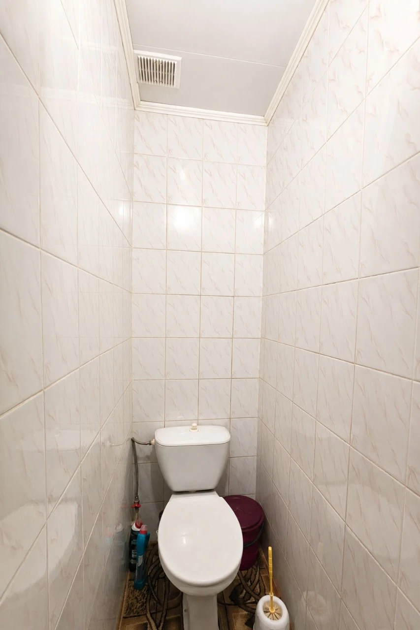 3-room apartment, вул. Bilopilska, 70 m2, with central heating