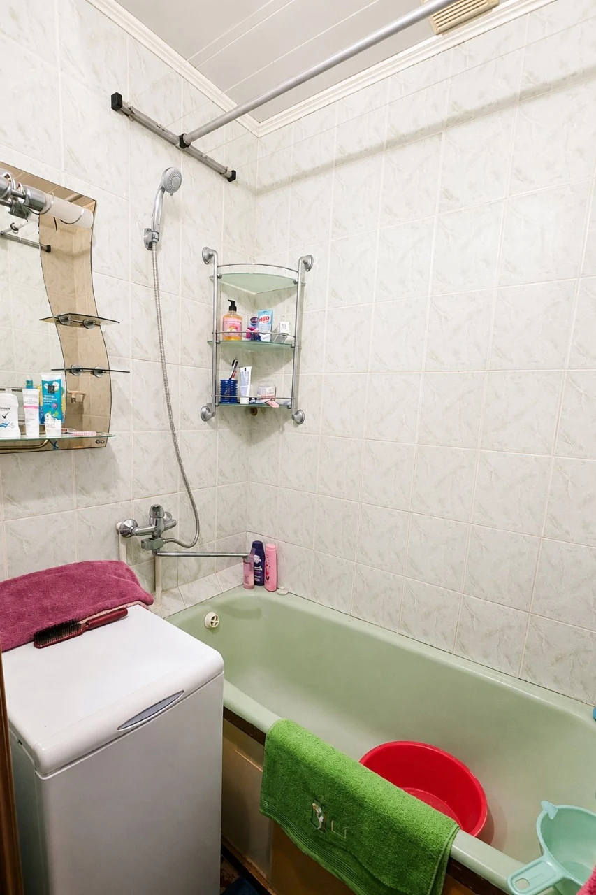 3-room apartment, вул. Bilopilska, 70 m2, with central heating