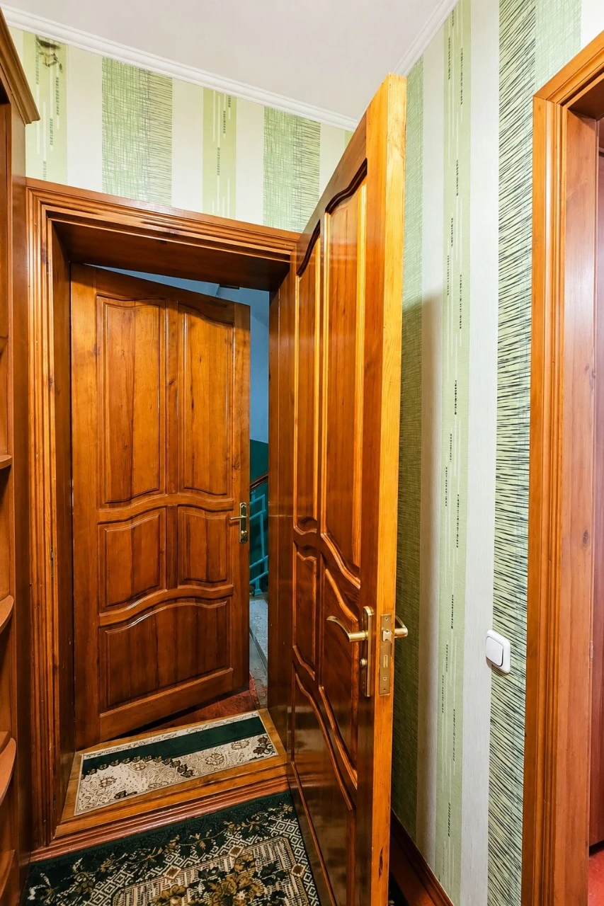 3-room apartment, вул. Bilopilska, 70 m2, with central heating