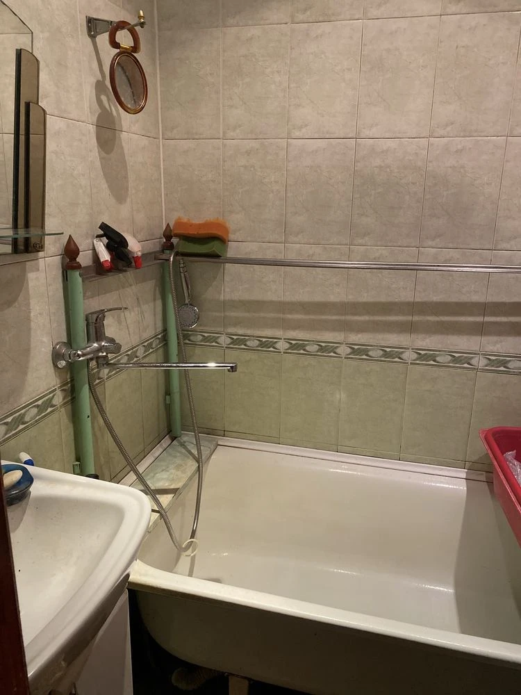 Продам 3х кімнатну квартиру,  з   АО, ЧЕШКА, р-н Червона Гор