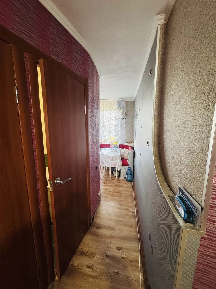 Продається трикімнатна