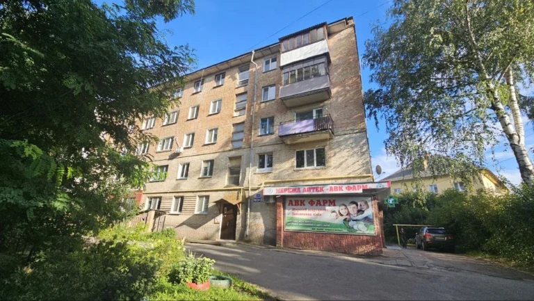 3-комнатная квартира, ул. Одесская, 2-й этаж