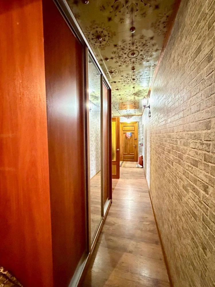 Продаж 3 кім.кв. Площа 67 м2. Парк Гагаріна