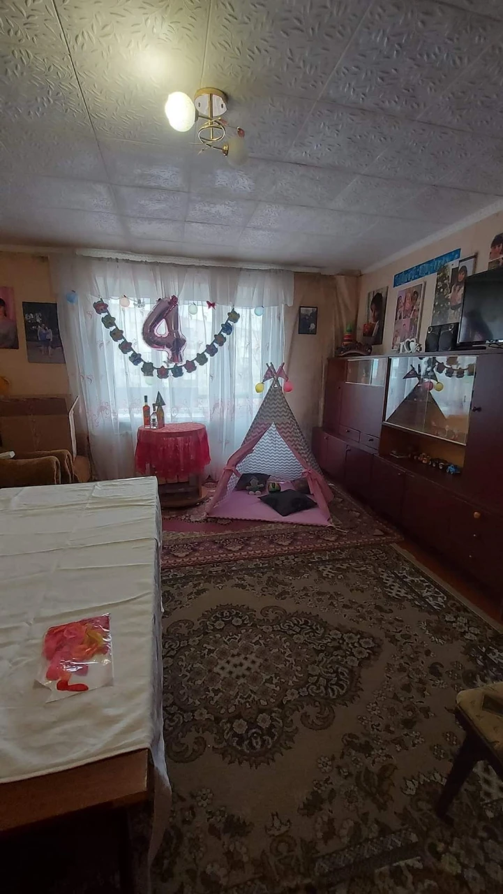 Продається 4-кімнатна квартира, район Київська