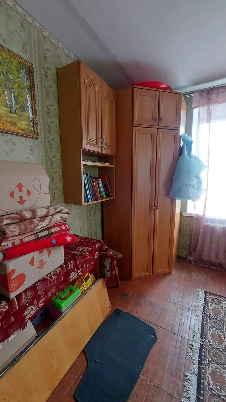Продається 4-кімнатна квартира, район Київська