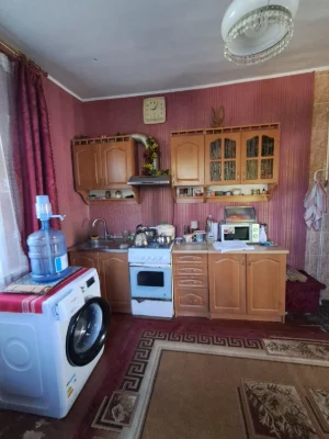 Продається або обмін на 1,2-кімнатну квартиру, будинок в районі Фа