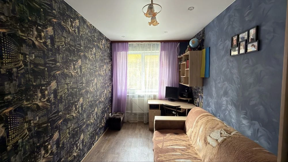 Продається 3-кімнатна квартира в с.Михайлівка