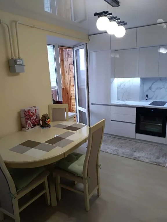 Продається 3кімнатна  квартира на Військовому містечку,  роз