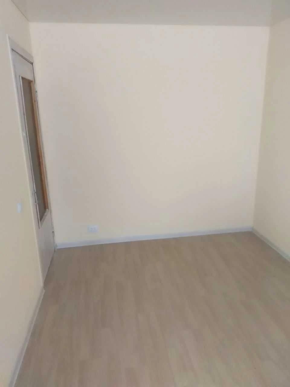 Продається 3кімнатна  квартира на Військовому містечку,  роз