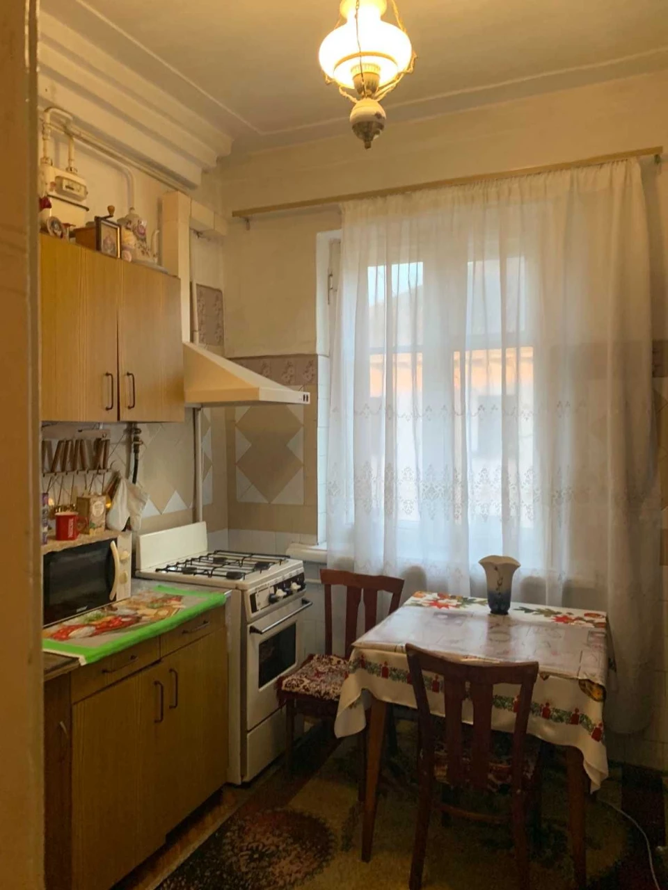 Selling 2-room apartment in an elite building, considering