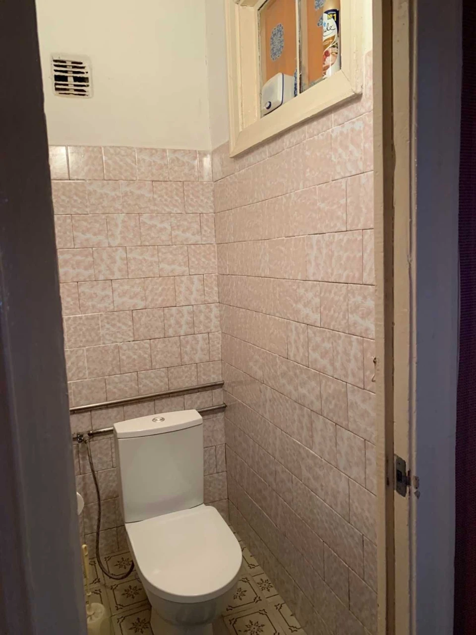 Selling 2-room apartment in an elite building, considering