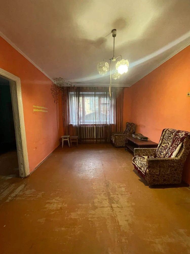 Продається 2-кімнатна квартира в районі Черемушки (водоканал
