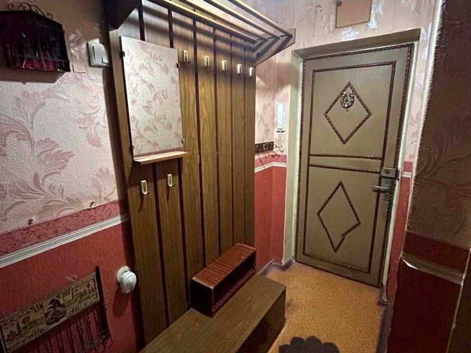 Apartment. Korosten, Hrushvського Street