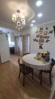 Продам 3-х кімнатну квартиру, в Центрі з ремонтом