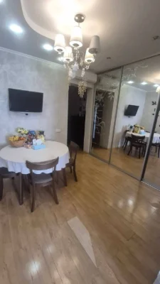 Продам 3-х кімнатну квартиру, в Центрі з ремонтом