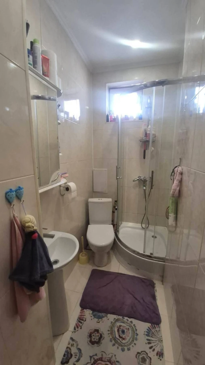 Продам 3-х кімнатну квартиру, в Центрі з ремонтом