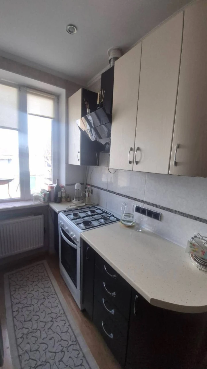 Продам 3-х кімнатну квартиру, в Центрі з ремонтом