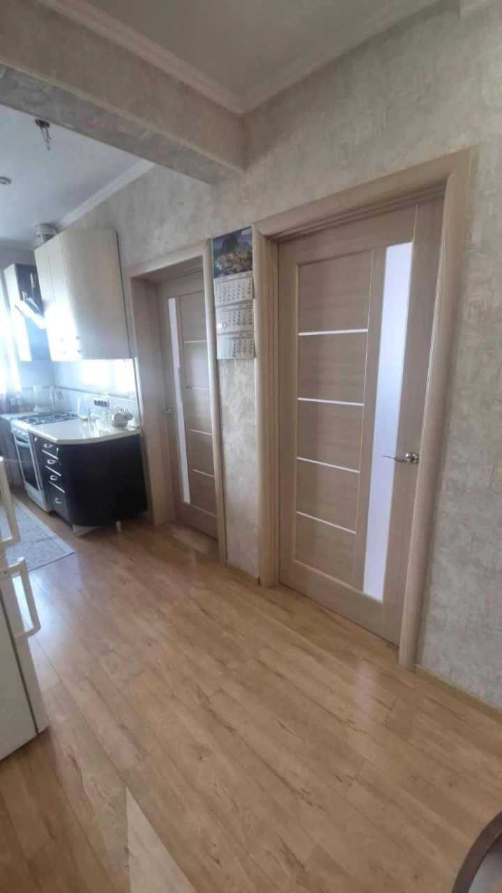 Продам 3-х кімнатну квартиру, в Центрі з ремонтом