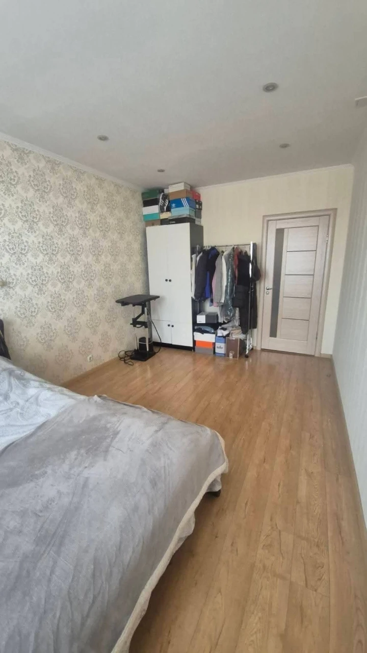 Продам 3-х кімнатну квартиру, в Центрі з ремонтом