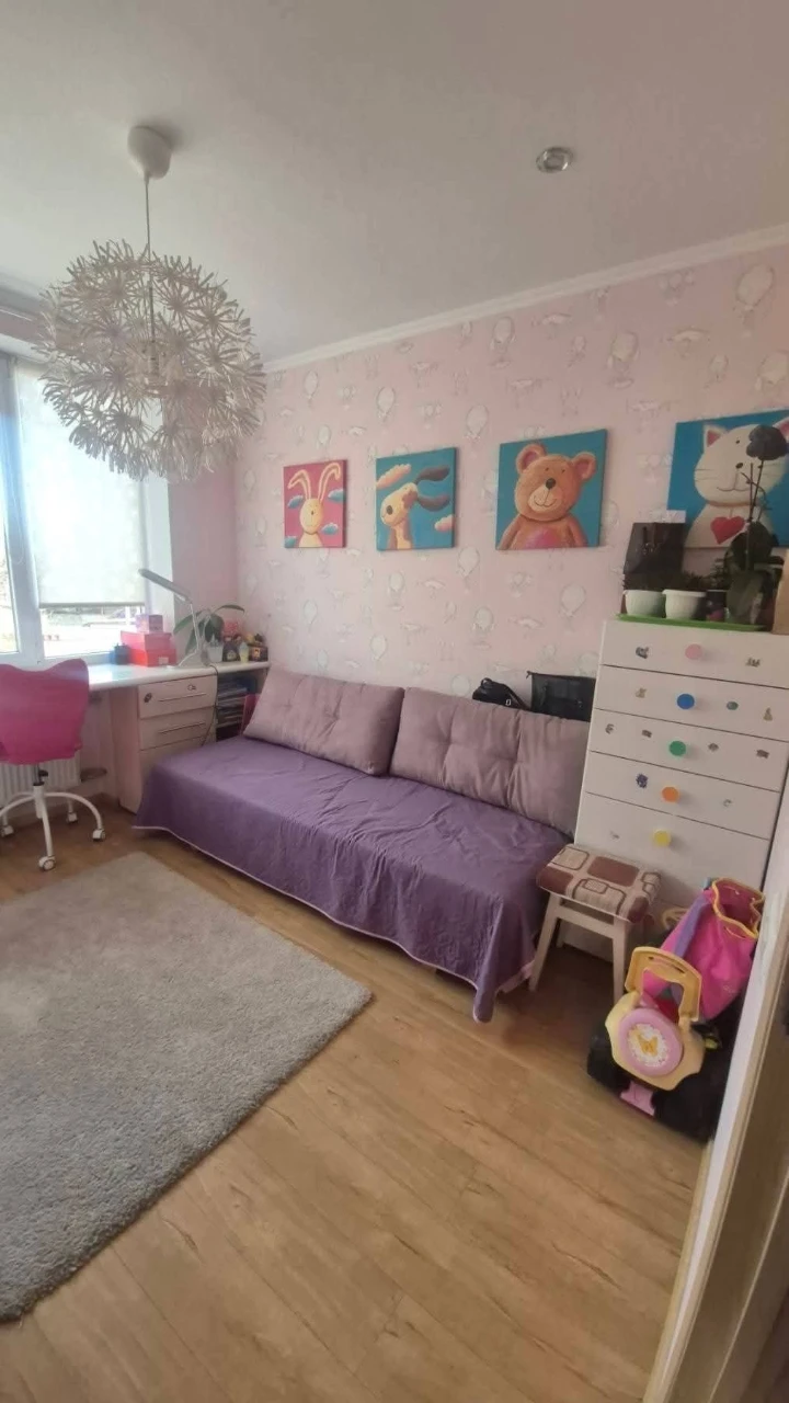 Продам 3-х кімнатну квартиру, в Центрі з ремонтом