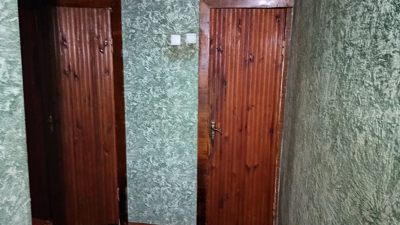 ПРОДАЄТЬСЯ ЧОТИРИКІМНАТНА КВАРТИРА! . Знаходиться біля райсп