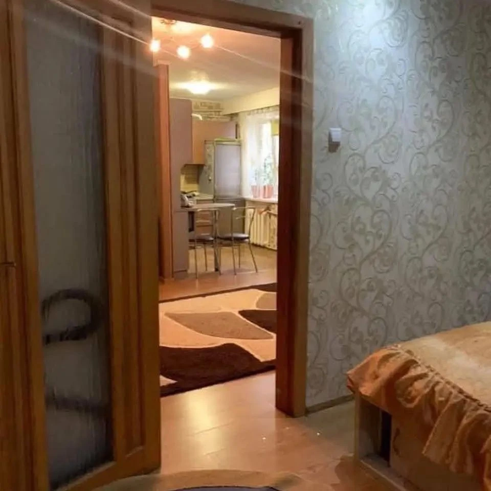 Двокімнатна квартира в центрі з супер плануванням меблями і