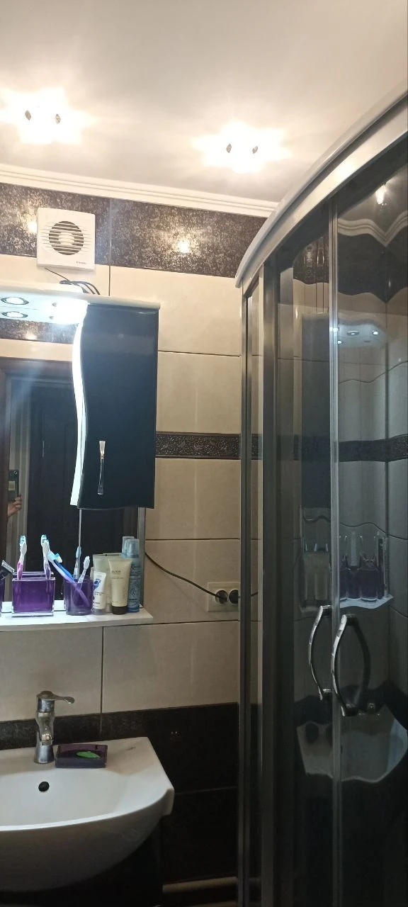 Продам 3 х комнатную квартиру по Камского, с автономным отоп