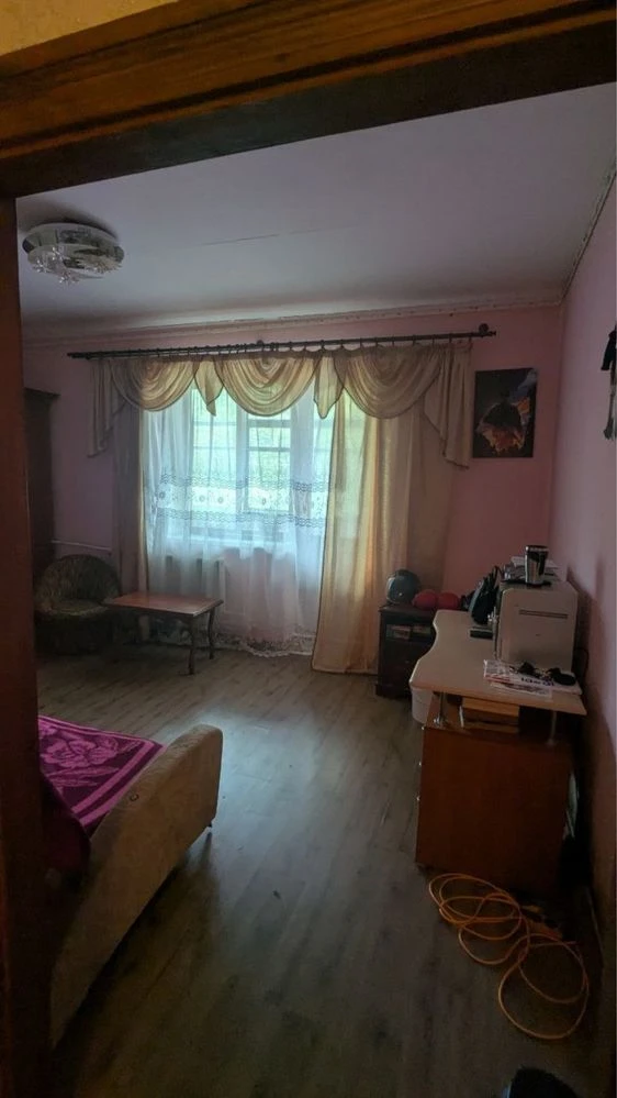 Продается 2-комнатная квартира в городе Коростень, район Чоловка