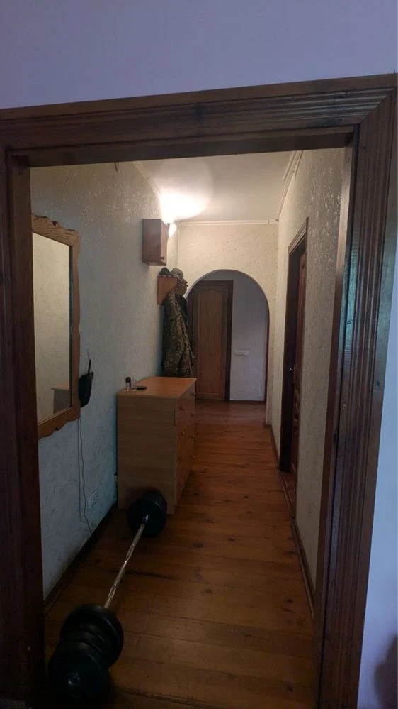 Продается 2-комнатная квартира в городе Коростень, район Чоловка
