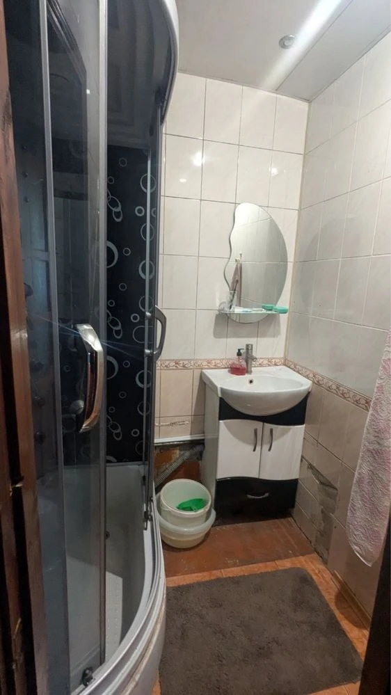 Продается 2-комнатная квартира в городе Коростень, район Чоловка