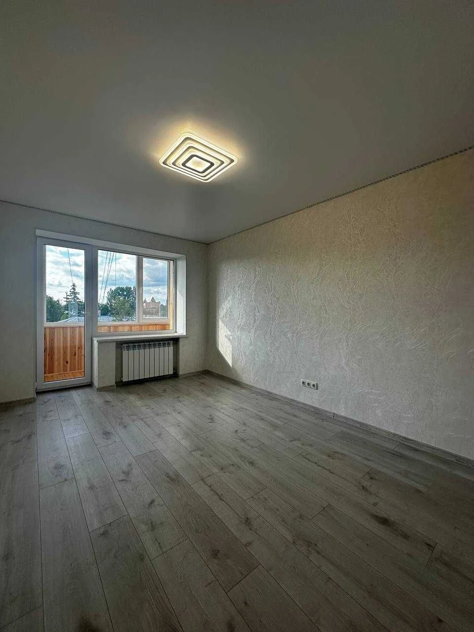 Продам 3-х кімнатну квартиру з ремонтом (район Водоканалу)