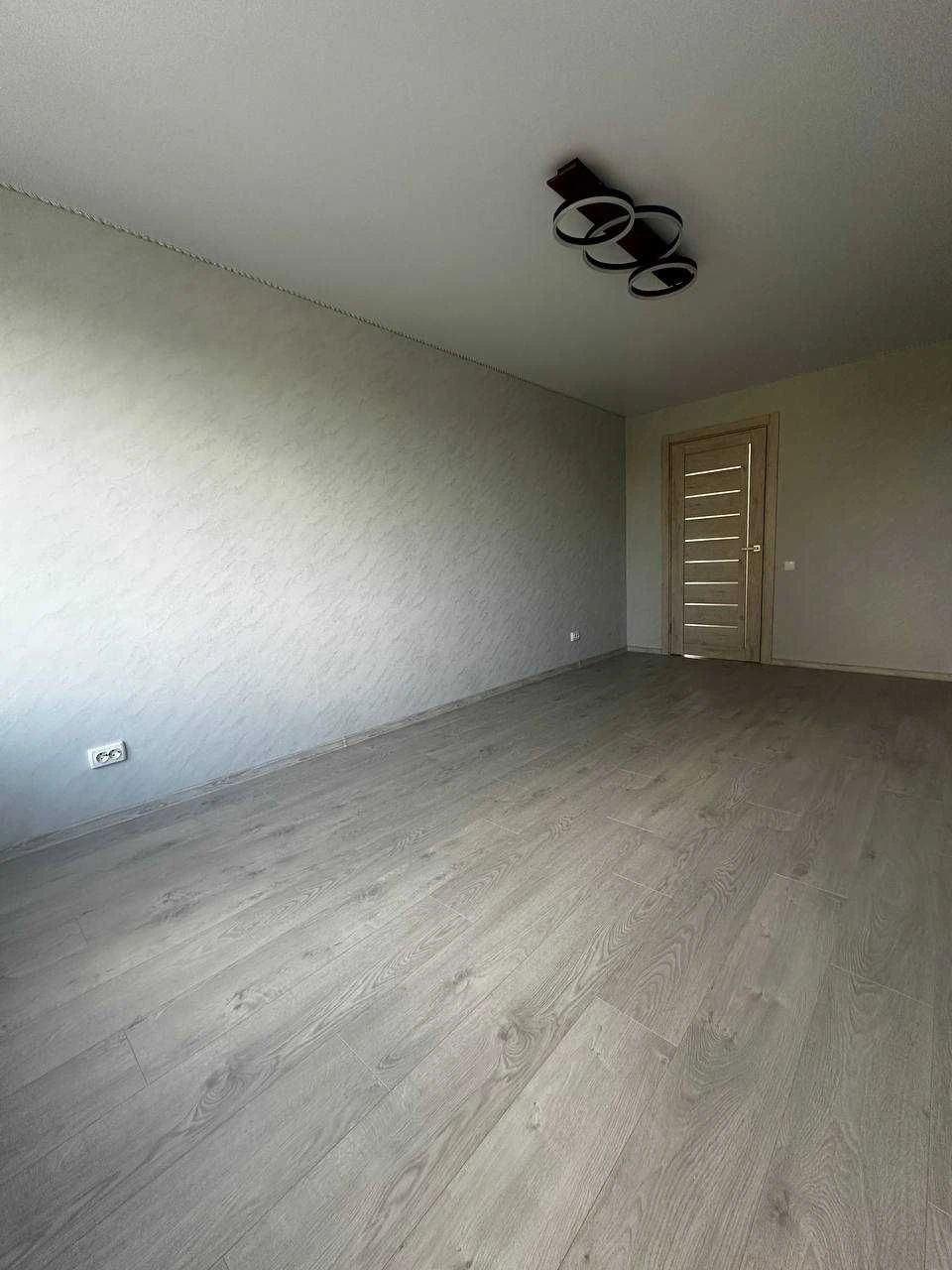 Продам 3-х кімнатну квартиру з ремонтом (район Водоканалу)