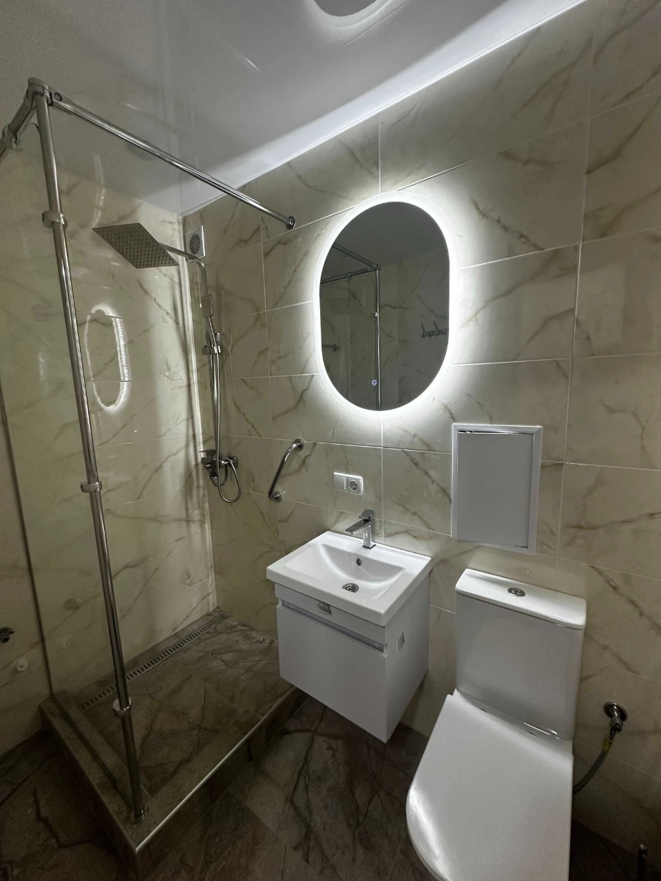 Продам 3-х кімнатну квартиру з ремонтом (район Водоканалу)