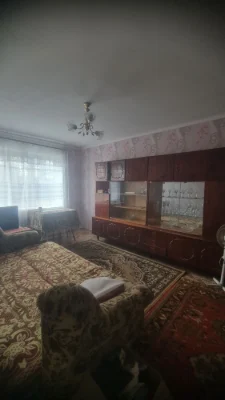 Продається 1-но кімнатна квартира .Можливо під бізнес .Черем
