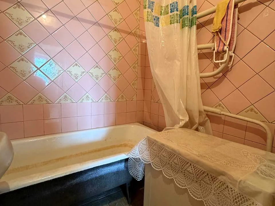Квартира. Коростишів, Довженка