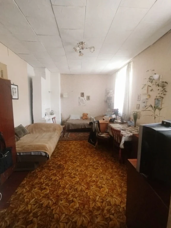 Sale of a one-bedroom apartment on Ohiienka Street. Considering state