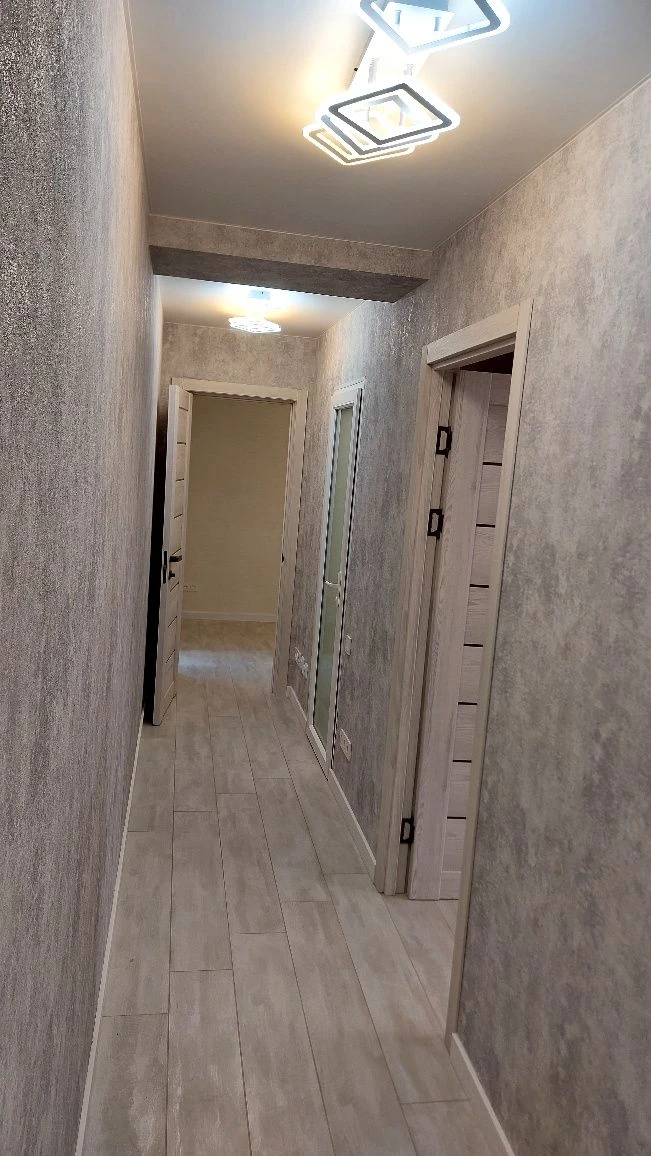 Продам трикімнатну квартиру