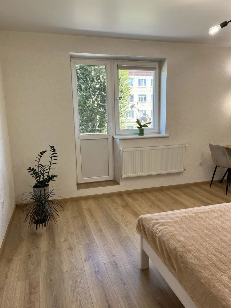 Продаж | 1 квартири-студії | Звягель