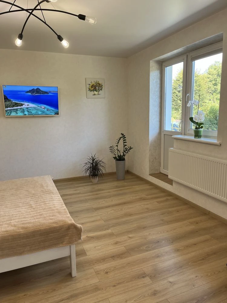 Продаж | 1 квартири-студії | Звягель