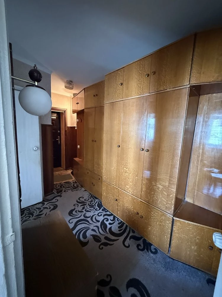 Продаж 3-кімнатної квартири в центральній частині Звягеля!
