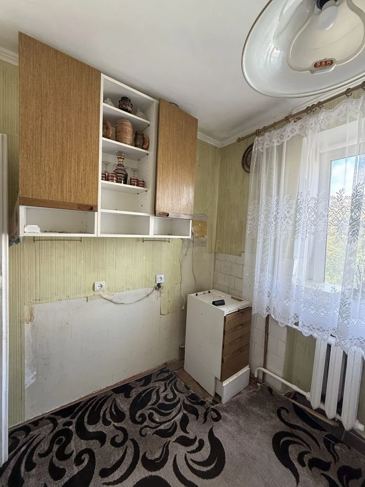 Продаж 3-кімнатної квартири в центральній частині Звягеля!