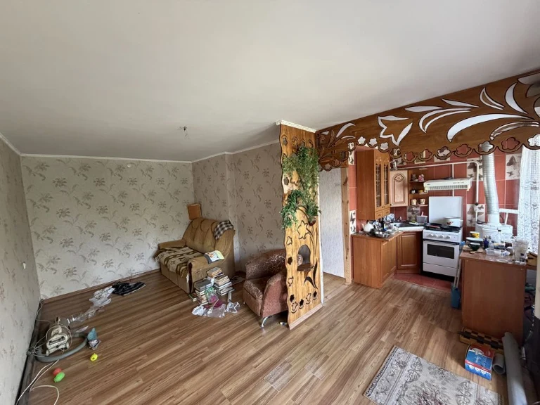 Продается квартира в 2 км от центра Звягеля