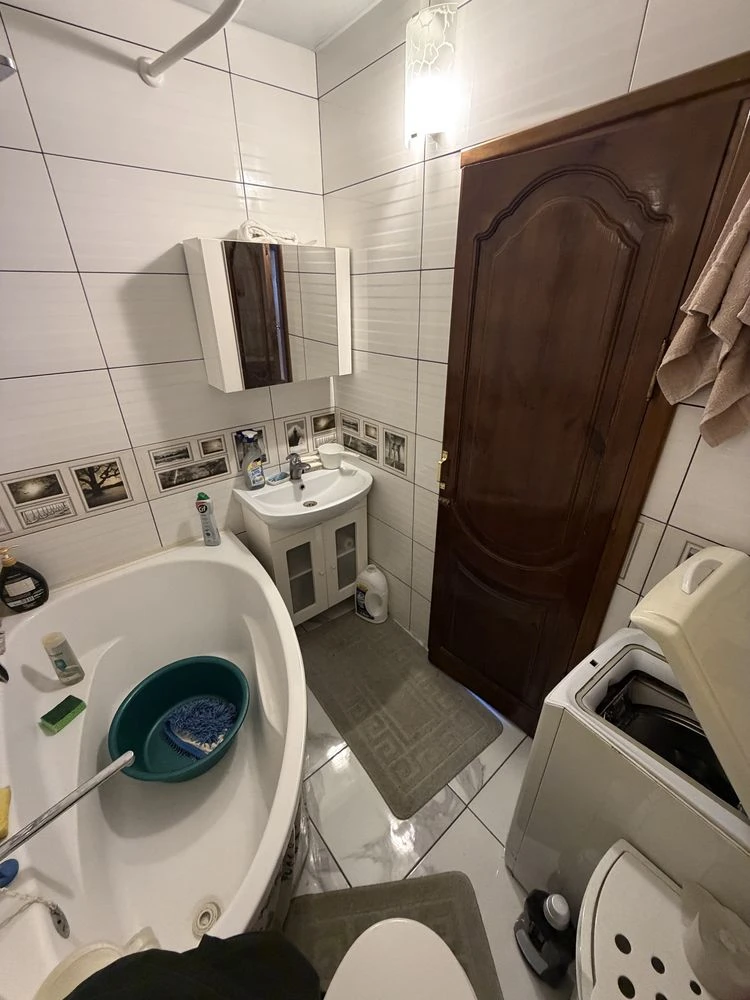 Продается квартира в 2 км от центра Звягеля