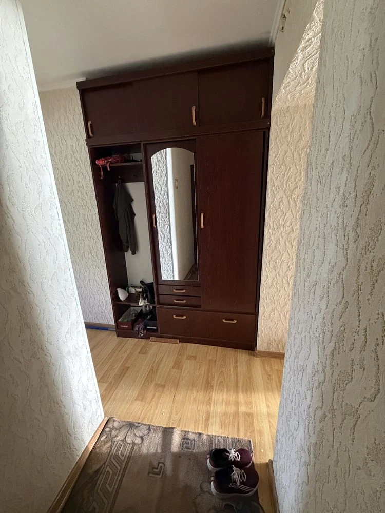 Продается квартира в 2 км от центра Звягеля