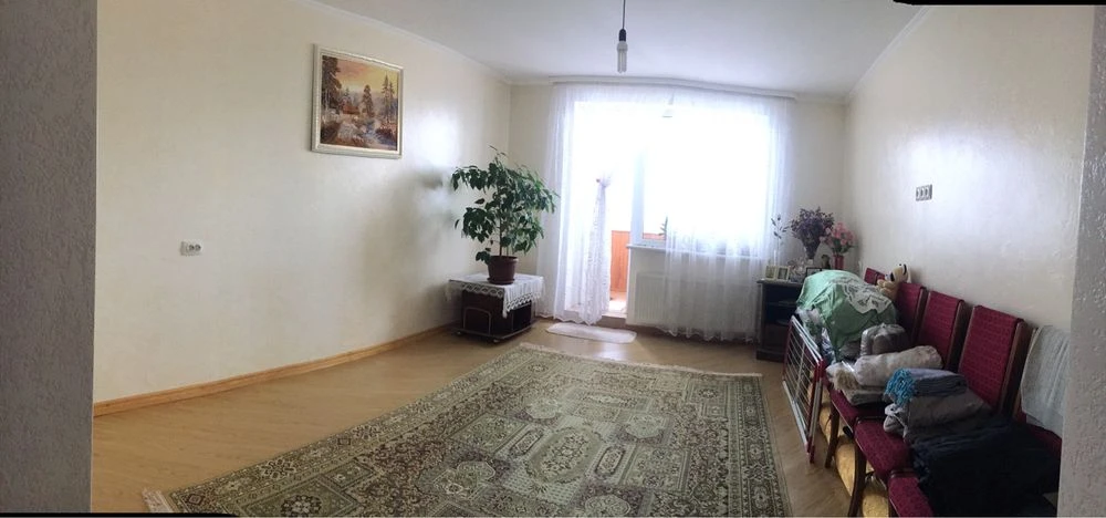 Продам квартиру двох кімнатна ( район Болгари)
