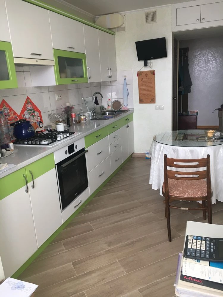 Продам квартиру двох кімнатна ( район Болгари)