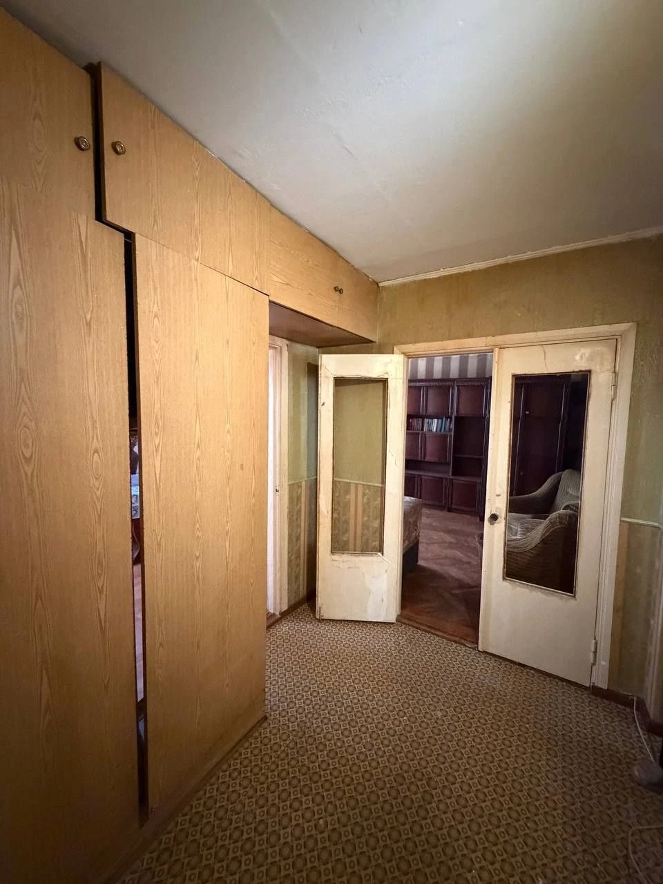 Продаж 3-кімнатного житла в центрі міста.